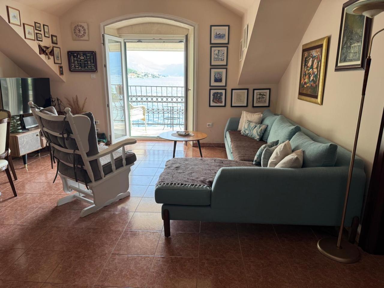 Apartment Lukiduki Kotor Bagian luar foto