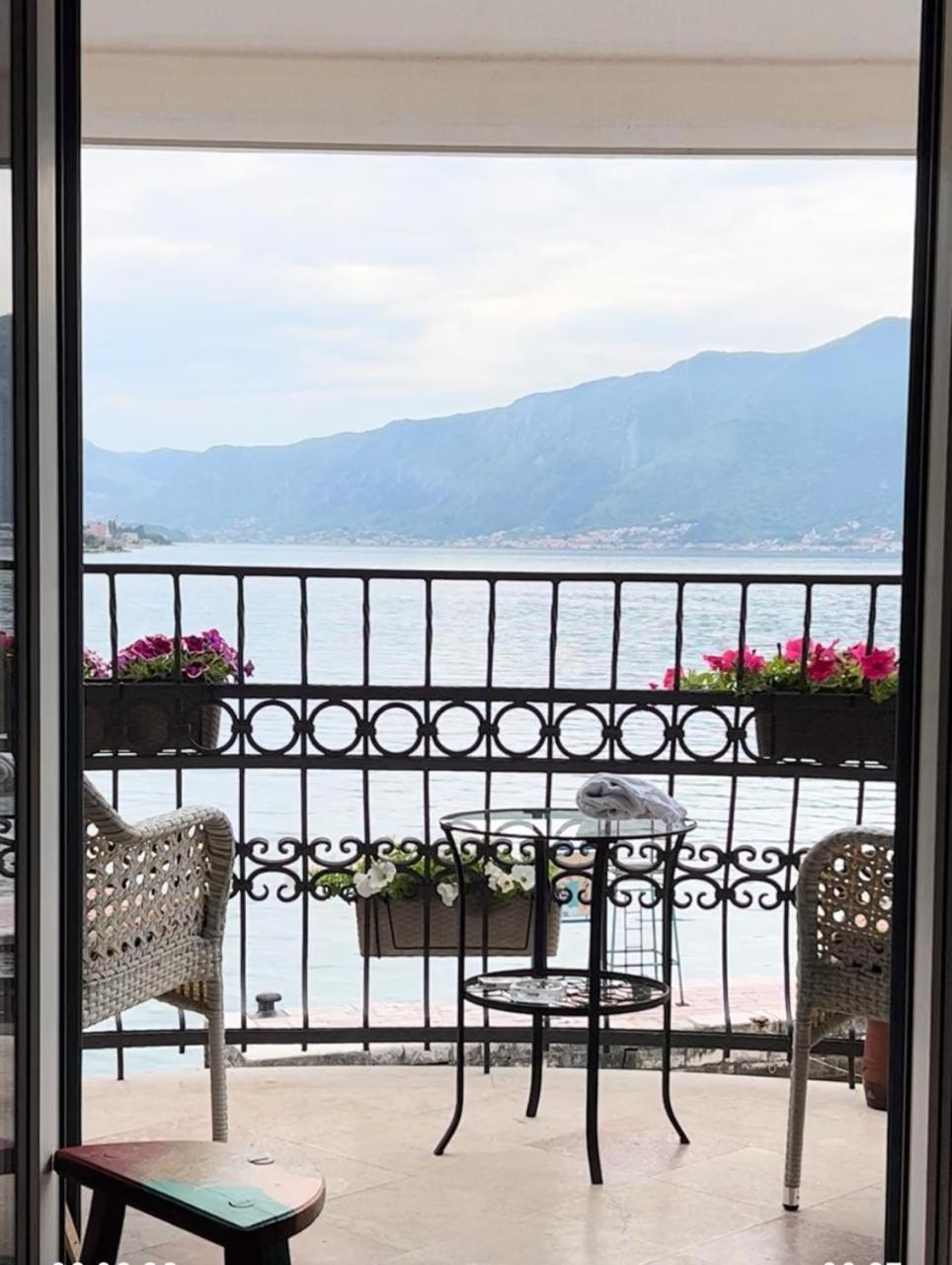 Apartment Lukiduki Kotor Bagian luar foto